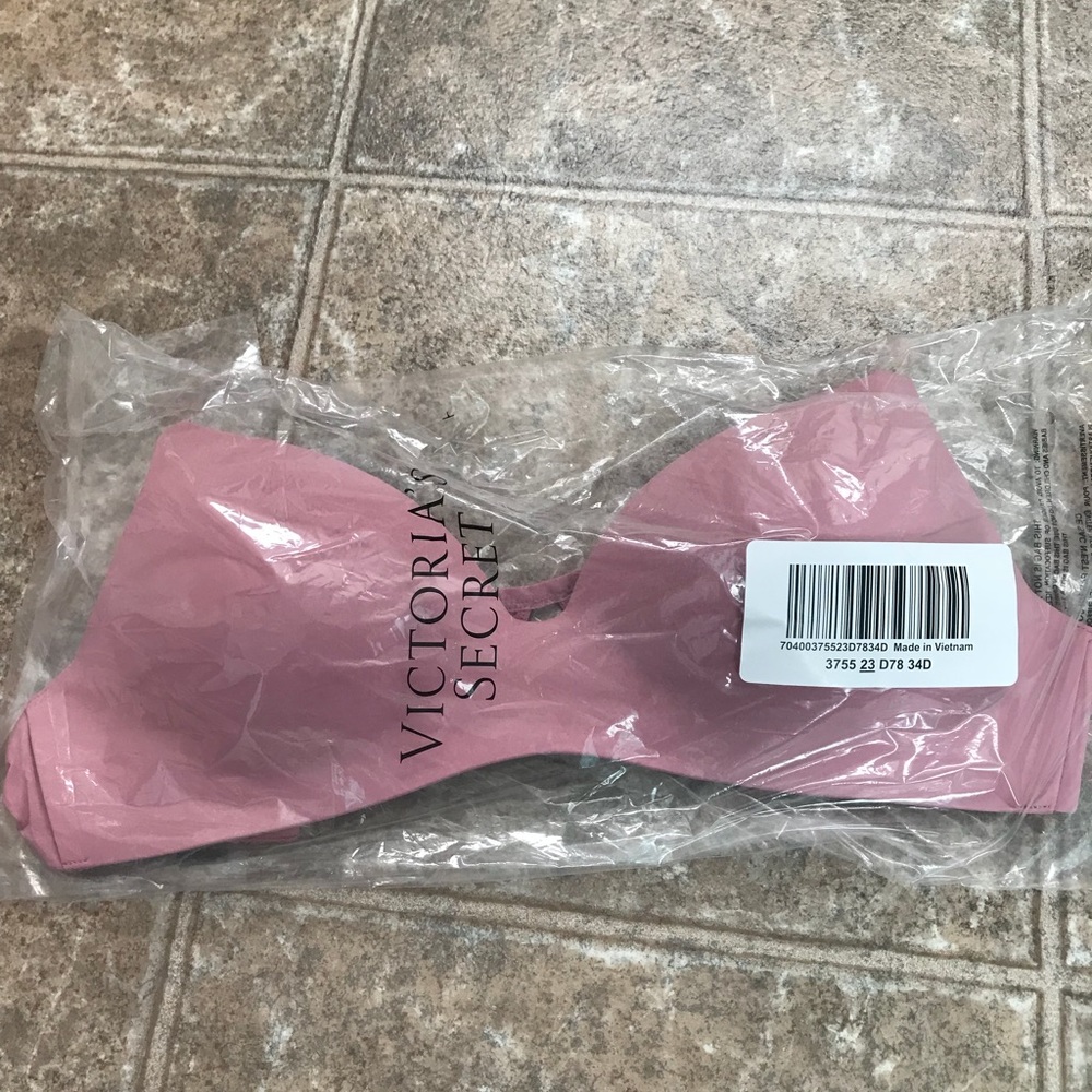 NWT 🎉 Victoria’s Secret No Underwire T-Shirt Bra